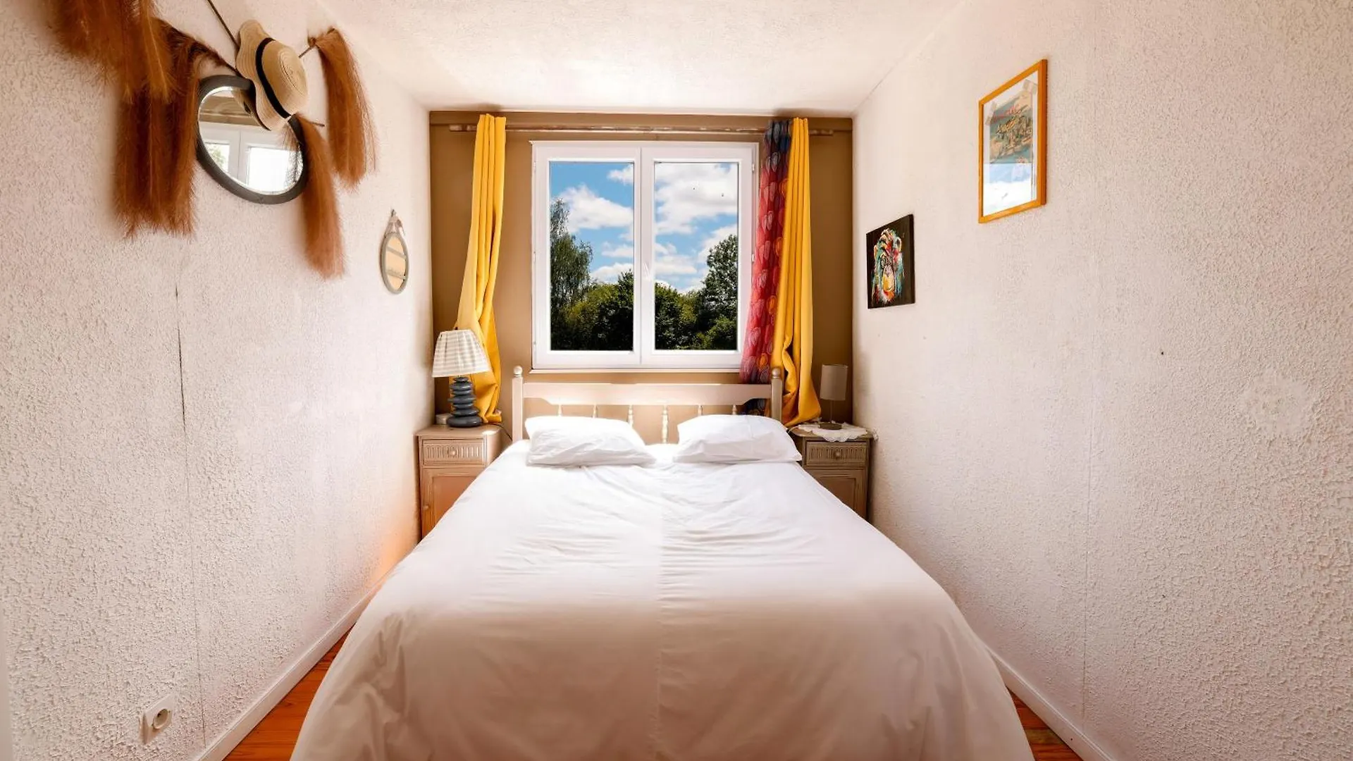 Gites Les Hiboux Cléguérec 0*,